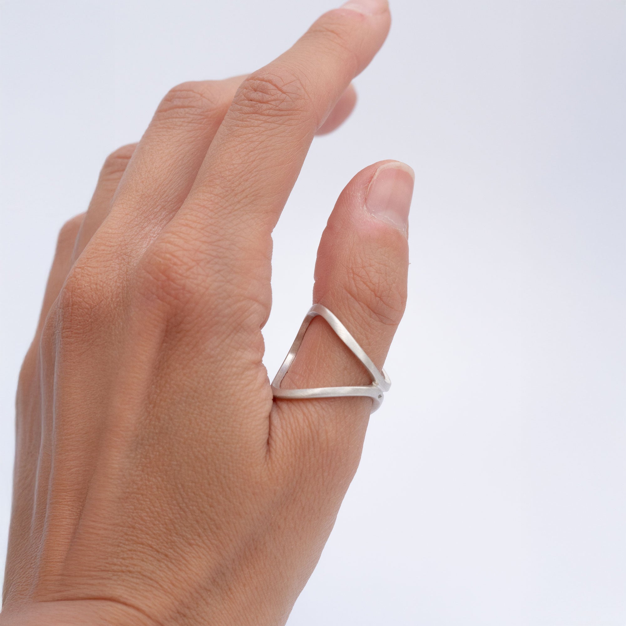 Mono boucle d'oreille Intrépide argent satiné