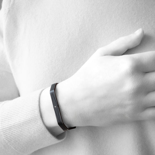 H diamond and black aluminum bracelet M diamond