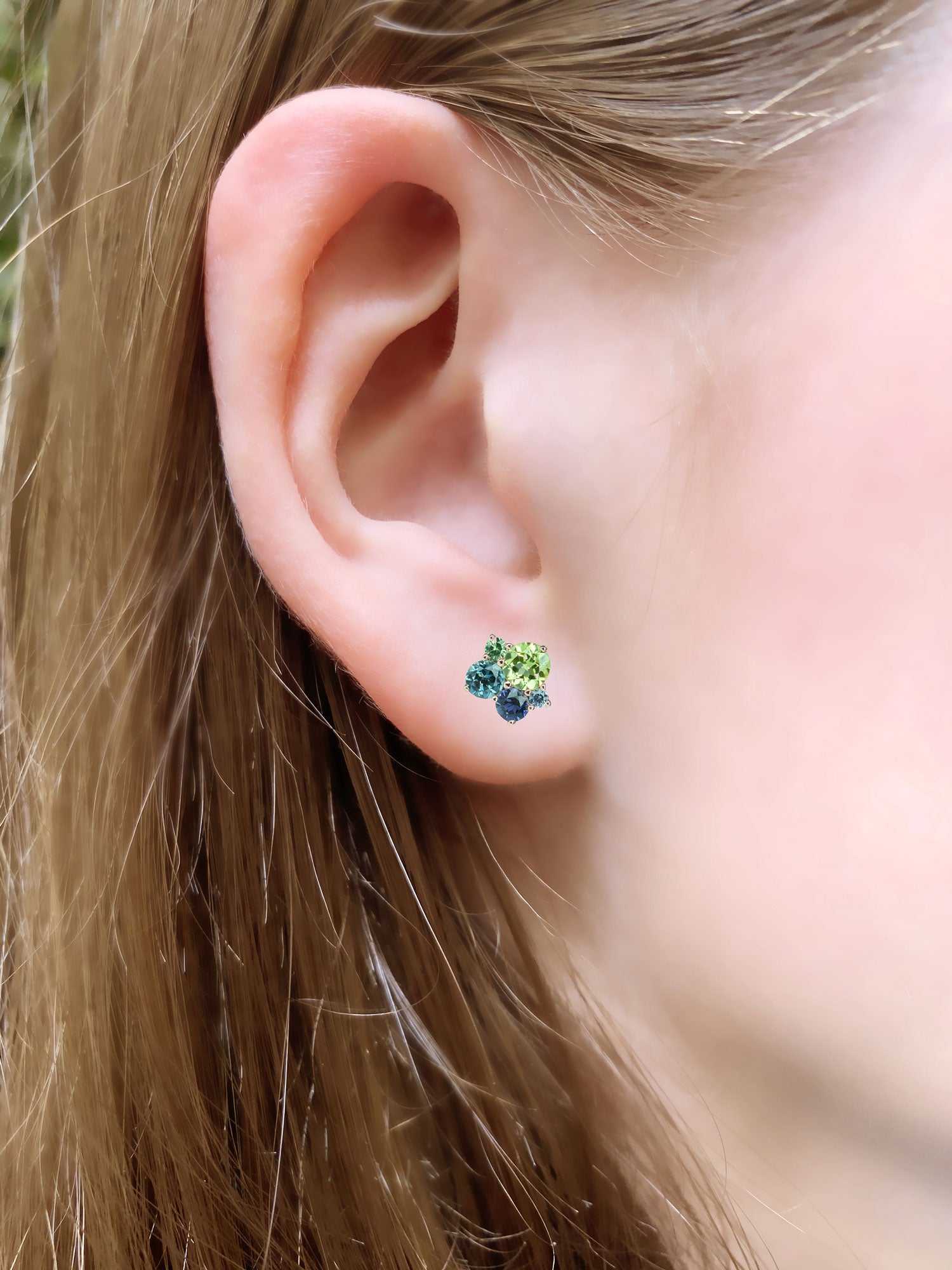 Mono boucle d'oreille pointilliste peridot topaze london blue or rose 18 carats